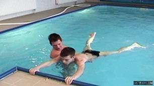 Twinks Kyle Martin and Jon Janes ass fuck after swimming